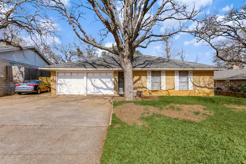 Exterior - 1904 Windlea Dr, Euless, TX 76040 photo 2 of 5