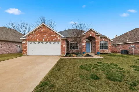 218 Quail Meadows Ln, Arlington, TX 76002
