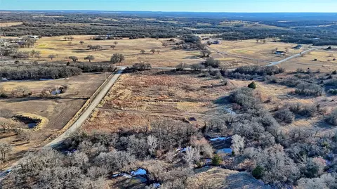 107 W Huron Cir, Nocona, TX 76255