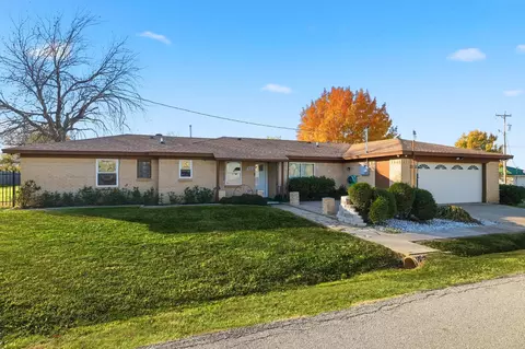 412 N Dallas St, Pilot Point, TX 76258