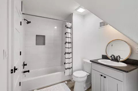 Bath - 476 Silver Leaf Dr, Sunset, TX 76270 photo 6 of 6