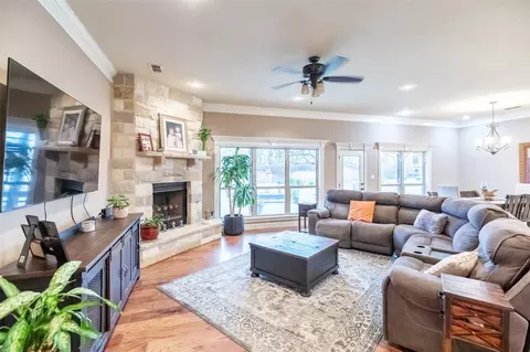 Living - 8209 Cimarron Trl, Abilene, TX 79606 photo 1 of 2