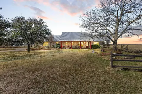 1233 Fm 901, Collinsville, TX 76233