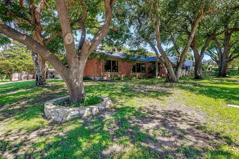 4201 Shannon Dr, Fort Worth, TX 76116