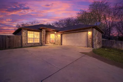 110 S Watson St, Alvarado, TX 76009
