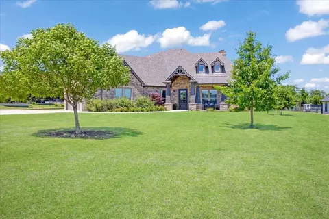 137 Blackthorn Dr, Van Alstyne, TX 75495