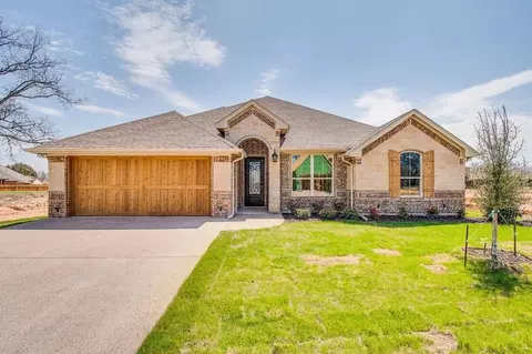 1024 Anna Cir, Granbury, TX 76048