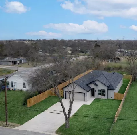 1111 Travis Ave, Alvarado, TX 76009
