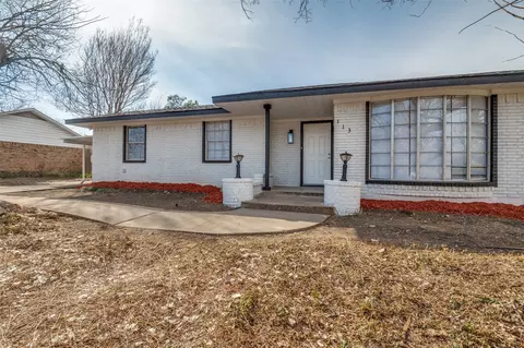 113 Brook Hollow Dr, Desoto, TX 75115