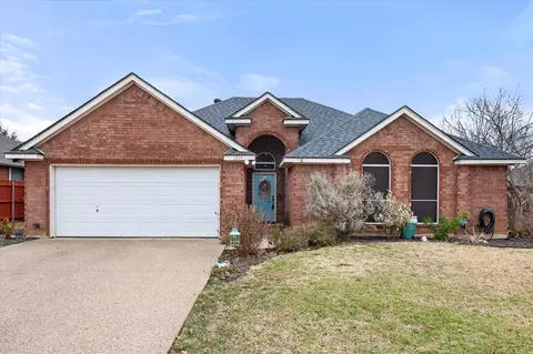 1014 Baltic Ave, Midlothian, TX 76065