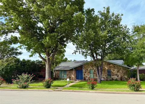 5302 Heather Glen Dr, Garland, TX 75043