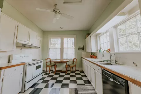 Kitchen - 215 E Arizona, Ruston, LA 71270 photo 1 of 3