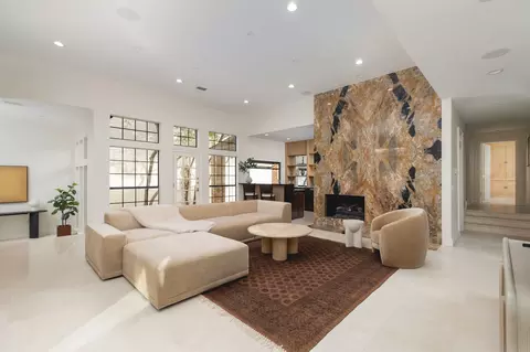 6912 Hillpark Dr, Dallas, TX 75230