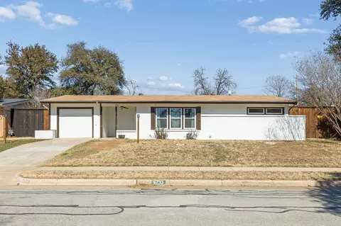 6233 Windermere Pl, Fort Worth, TX 76112