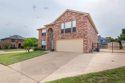 1157 Whistle Stop Dr, Saginaw, TX 76131