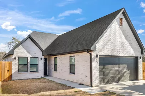 207 S James St, Alvarado, TX 76009