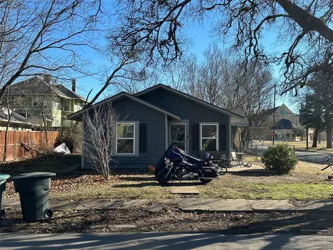 723 S Elm St, Sherman, TX 75090