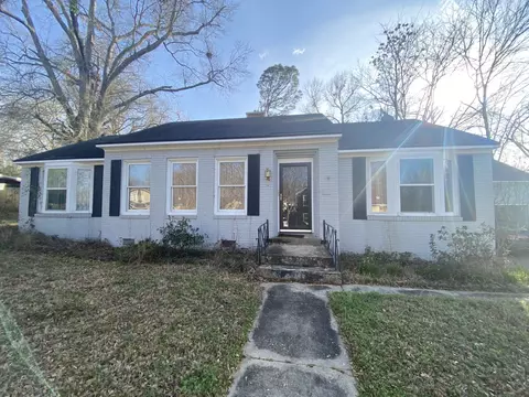 1 Wanda Ct, Marshall, TX 75670