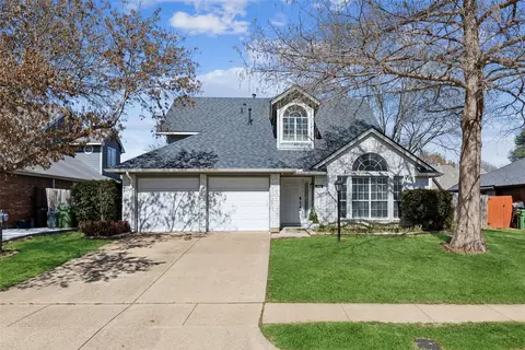 705 Timbercreek Dr, Hurst, TX 76053
