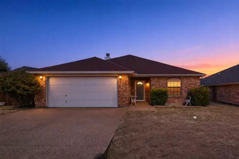 717 Rambling Ct, Granbury, TX 76049
