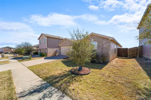 Exterior - 1808 Douglas St, Howe, TX 75459 photo 3 of 6