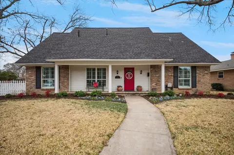 9905 Milltrail Dr, Dallas, TX 75238