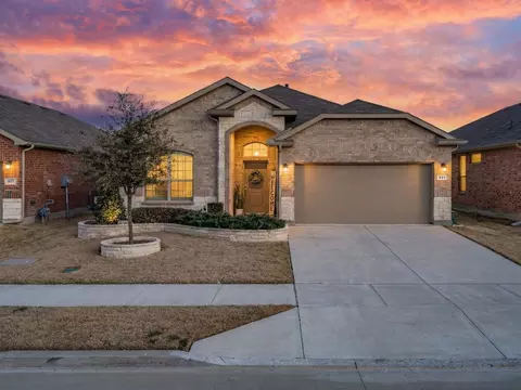 821 Blackhorse Trl, Justin, TX 76247