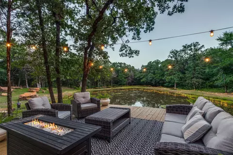 1619 Bloomfield Rd, Valley View, TX 76272