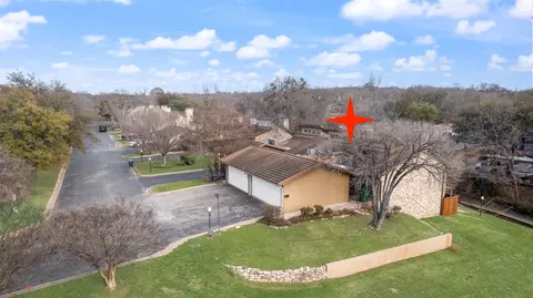 5702 Meadow Wood Ln, Fort Worth, TX 76112