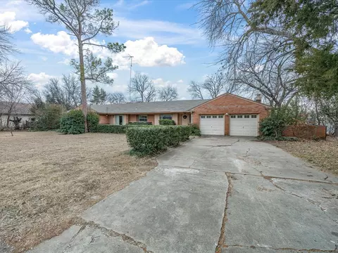 5 Chelsea Dr, Edgecliff Village, TX 76134
