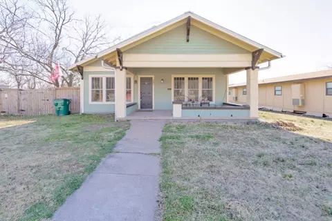 701 N Mason St, Bowie, TX 76230