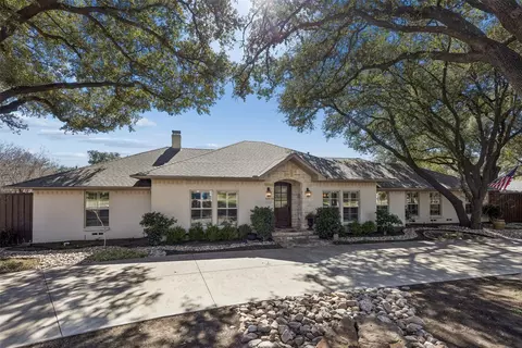 6526 Meadowcreek Dr, Dallas, TX 75254