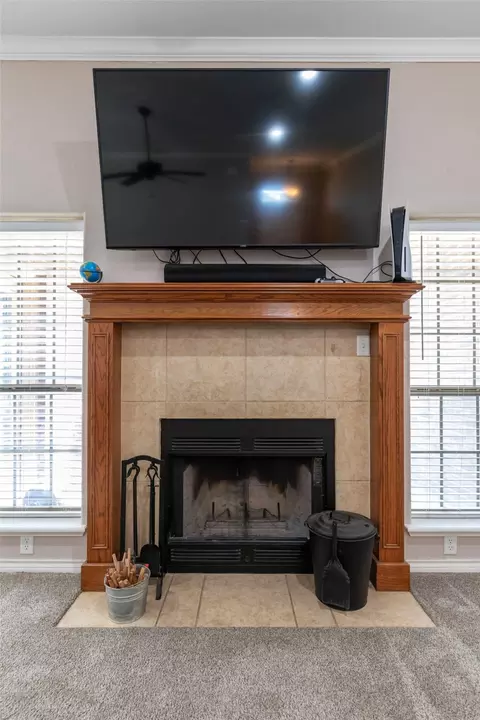 Living - 217 Quicksilver Rd, Abilene, TX 79602 photo 3 of 5