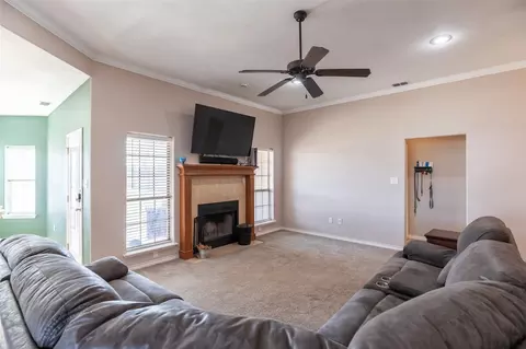 Living - 217 Quicksilver Rd, Abilene, TX 79602 photo 2 of 5