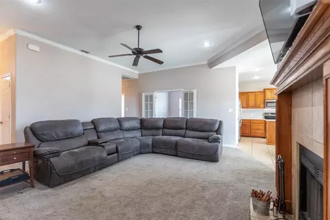 Living - 217 Quicksilver Rd, Abilene, TX 79602 photo 4 of 5