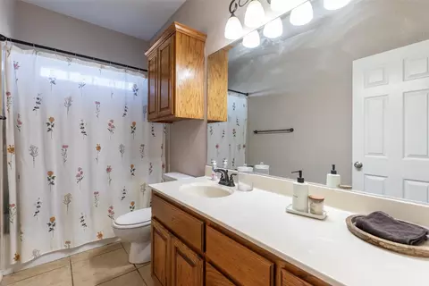Bath - 217 Quicksilver Rd, Abilene, TX 79602 photo 4 of 4