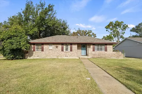 201 Collins Dr, Terrell, TX 75160