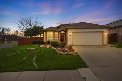 5501 Penwell Dr, Fort Worth, TX 76135