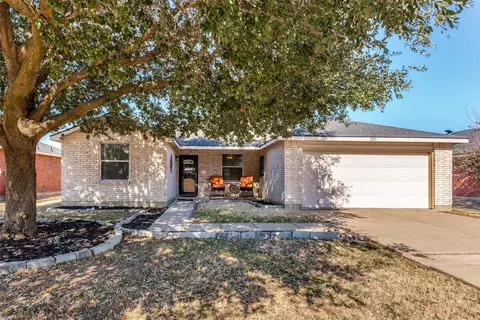329 Indian Blanket Dr, Burleson, TX 76028