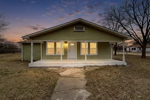 400 S Oak St, Ranger, TX 76470