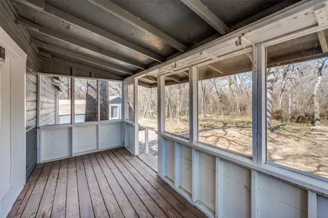 103 E 8th St, Shady Shores, TX 76208