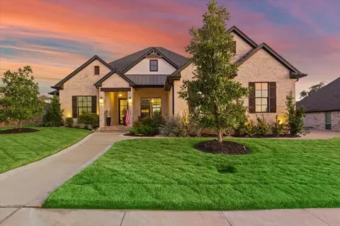 16024 Sorrento Dr, Woodway, TX 76712