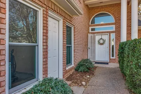 6800 Moss Ln, North Richland Hills, TX 76182