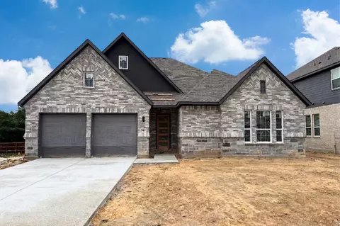 302 Alicia Ct, Mansfield, TX 76063