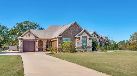 1450 Woodland Dr, Cross Roads, TX 76227