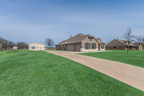 7926 Grassland Dr, Godley, TX 76044