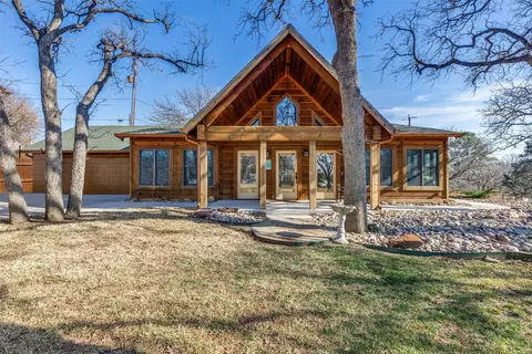 424 Inwood Rd, Azle, TX 76020