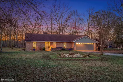 365 Cane Bend Dr, Haughton, LA 71037