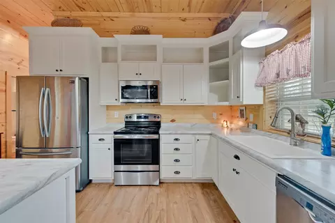 Kitchen - 13931 County Road 2919 Rd, Eustace, TX 75124 photo 3 of 4