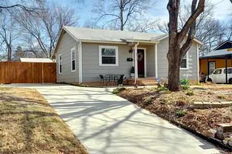 4933 Royal Dr, Fort Worth, TX 76116